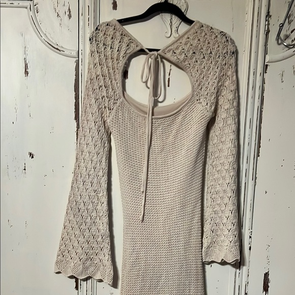 4SI3NNA Cream Tan Bell Sleeve Sheath Dress - Picture 11 of 14